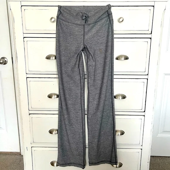 Lululemon - Picture 1 of 3